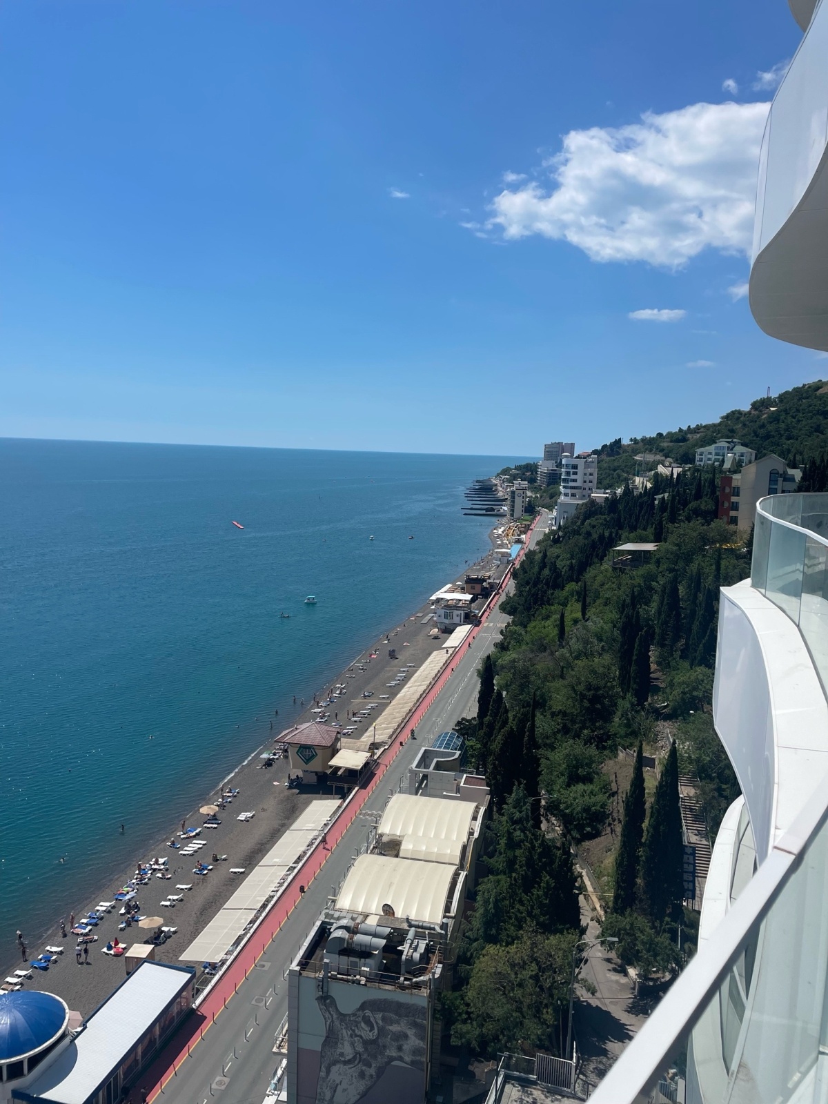 Квартира в Алуште около моря с бассейном